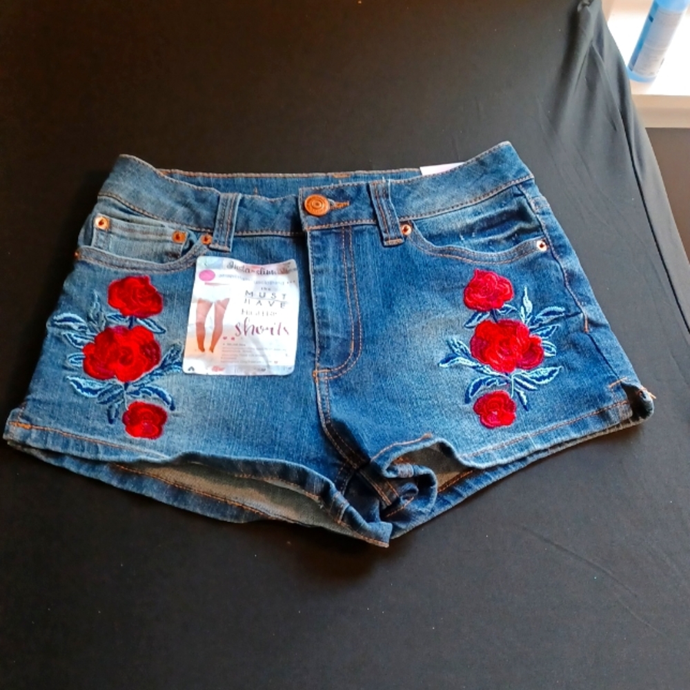 Almost Famous Embroidered Blue and Red   Roses Jean Shorts Size  3